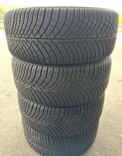 Set 225 93v - 225/40/19,